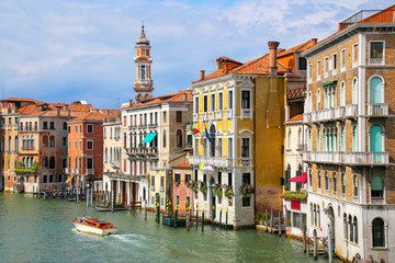 Fototapeta na wymiar Colorful buildings along Grand Canal in Venice, Italy