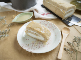 Fluffy roll cake