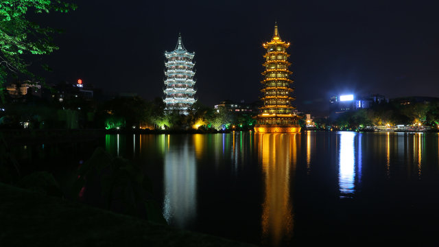 Pagoda del Sol y la Luna en el Lago Shan de Guillin, China