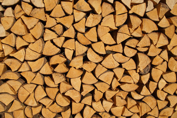 Holzscheite gestapelt
