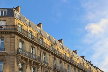 Fototapeta na wymiar Immeuble haussmannien - Paris