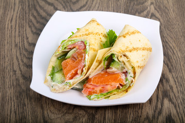 Salmon bread roll