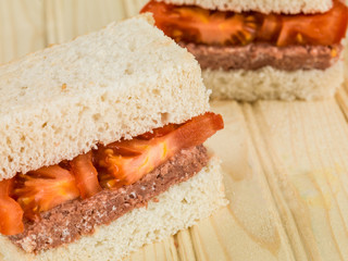 Corned Beef and Tomato White Bread Sandwich