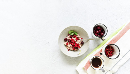 Porridge with seasonal fruits © dominikab