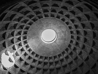Black and White dome's view of Pantheon of Rome - 165003131