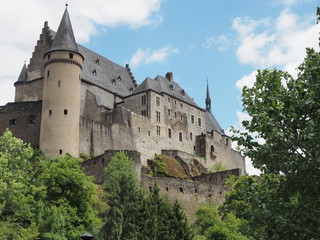 Vianden - Burg und Gemeinde in der "Luxemburgischen Schweiz" 
