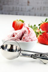 strawberry ice cream