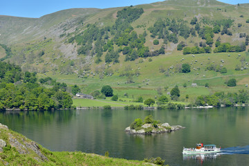 Obraz premium Steamer on Ullswater