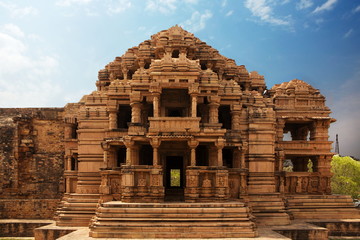 Fototapeta premium Eastern face of Sahasrabahu Temple or Sas-Bahu ka mandir