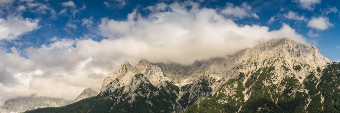 Panorama Karwendel in Mittenwald, Bayern in Deutschland