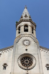 le village de Saint-Saturnin-lès-Apt en provence dans le Vaucluse