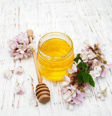 honey with acacia blossoms