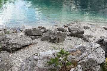 Steiniges Ufer, Eibsee in den Alpen