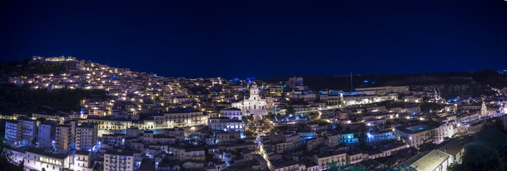 Modica di Notte