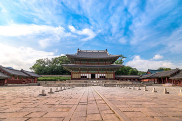 Fototapeta premium Seoul, South Korea - Injeongjeon of Changdeokgung Palace. (UNESCO World heritage site)