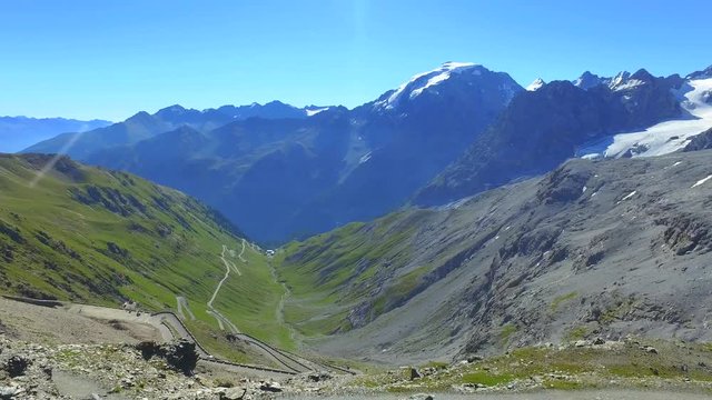 4K - Stelvio National Park - Valle di Trafoi- Vista della strada in Provincia di Trento 