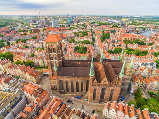 Gdańsk - stare miasto z powietrza. Krajobraz Gdańska z Bazylika Mariacką. © art08