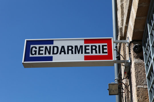 Panneau de gendarmerie