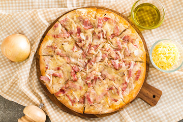 Tarte flambé pizza