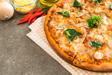 spicy shrimp (Tom Yum) pizza
