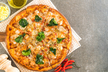 spicy shrimp (Tom Yum) pizza