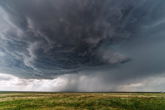 Dark storm clouds from supercell thunderstorm