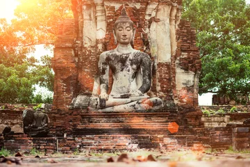 Poster Bouddha Ayutthaya Old buddha statue in Wat Mahathat temple. Ayutthaya historical park