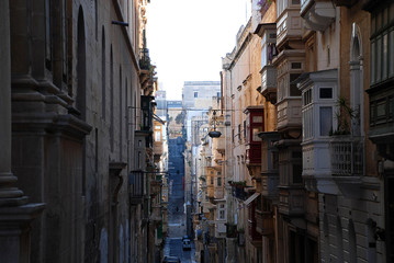 Fototapeta na wymiar street in historical center of Valletta