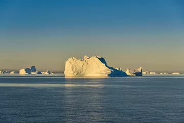 Deurstickers IJsberg in Groenland © Alexey Seafarer