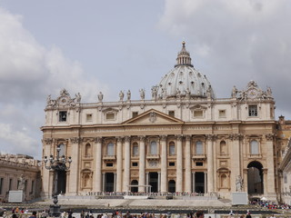 Obraz premium La basilique Saint-Pierre du Vatican à Rome