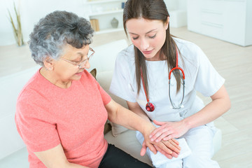 Fototapeta premium the nurse visit