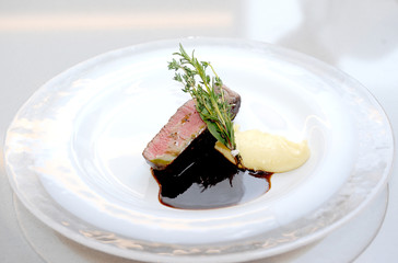 juicy steak medium rare beef