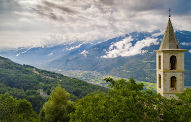 Fototapeta na wymiar Valtellina (IT) - Vista aerea della valle da S. Maria presso Carnale