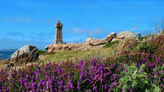 Ploumanach, Leuchtturm an der rosa Granitk&uuml;ste