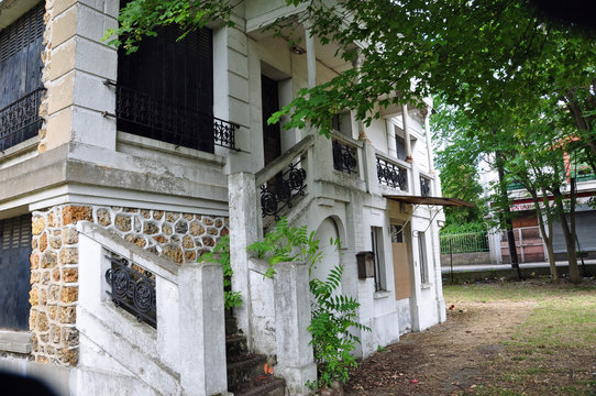 Ancienne maison La Frette avant sa d&eacute;molition