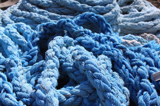 cara&iuml;bes corde bleu noeud