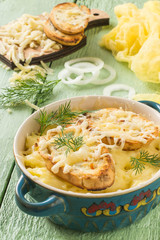 French onion gratin soup