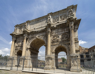 Fototapeta na wymiar The Arch of Constantine (Arco di Costantino) - the 