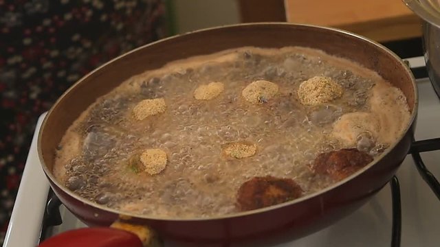 preparazione polpette di carne di maiale