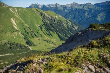 Fototapeta na wymiar Berg Alpen Zugspitze Ehrwald Österreich Wandern