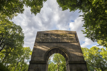 Fototapeta na wymiar russian war memorial in treptow berlin germany