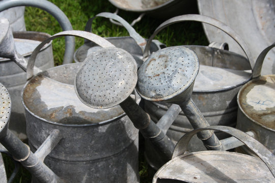 shabbylook alte Gie&szlig;kannen aus Metall