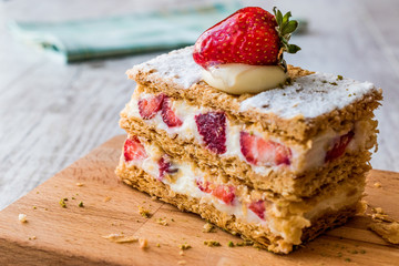 Strawberry puff mille-feuille with strawberry