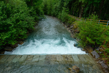 Wehr am Fluß Stillach im Allgäu
