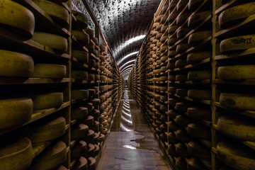cave d'affinage de fromage dans le Jura
