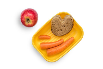 Brot, Obst und Gemüse für eine gesunde Pause