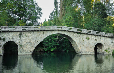 Puente de Iturgaiz o de Irotz, Camino de Santiago, románico, Navarra, España