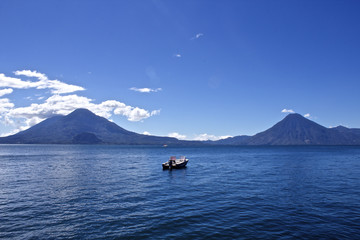 【グアテマラ】アティトラン湖の風景