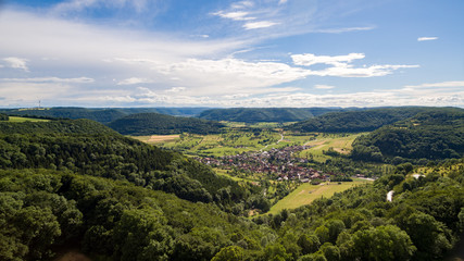 Fototapeta na wymiar Luftaufnahme im Oberen Filstal der Schwäbischen Alb
