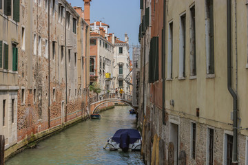 venice canal view - 165306563